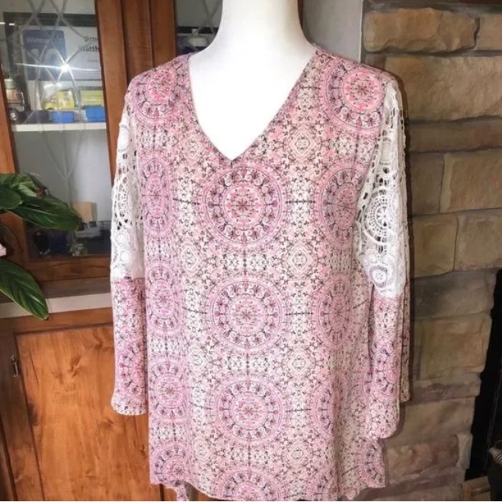 Cato pink with lace longer sides size Large EUC